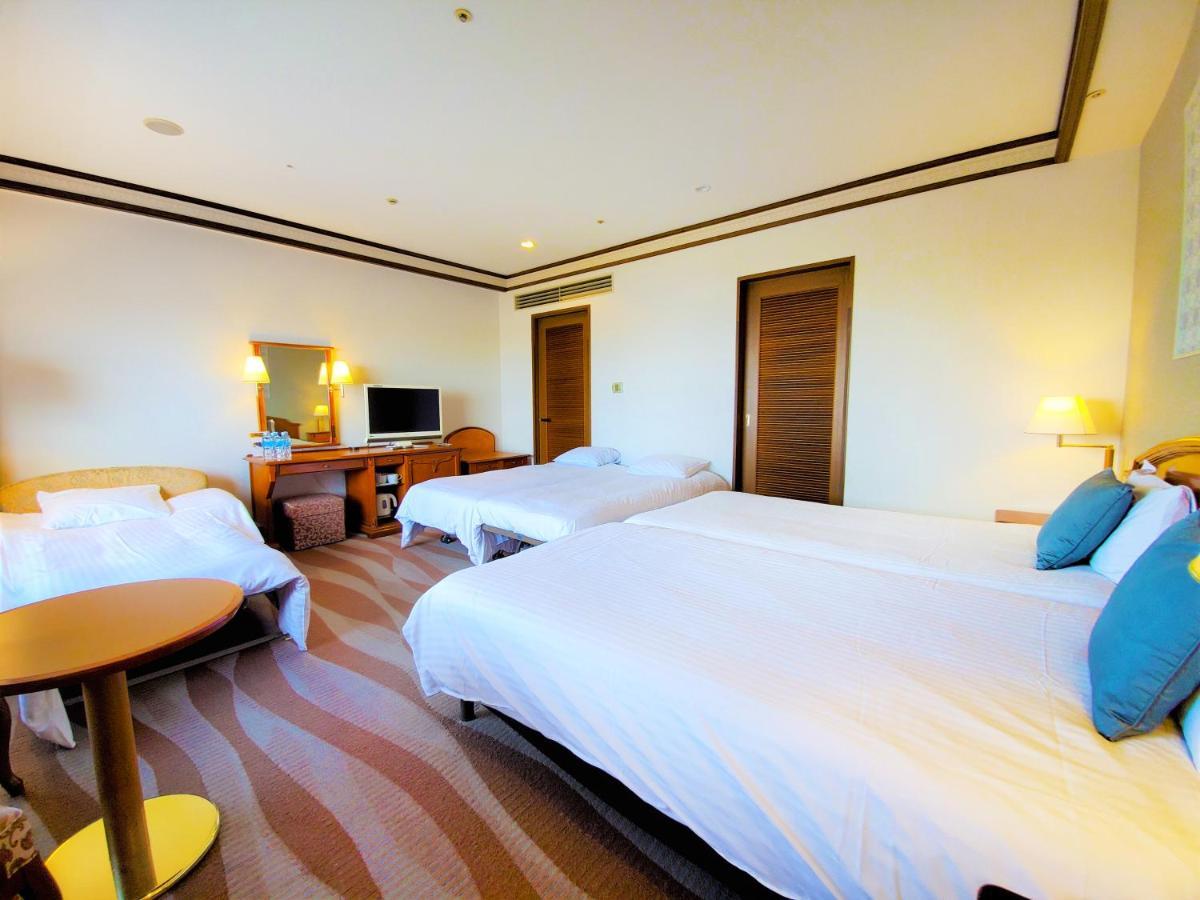 Plaza Hotel Kōbe